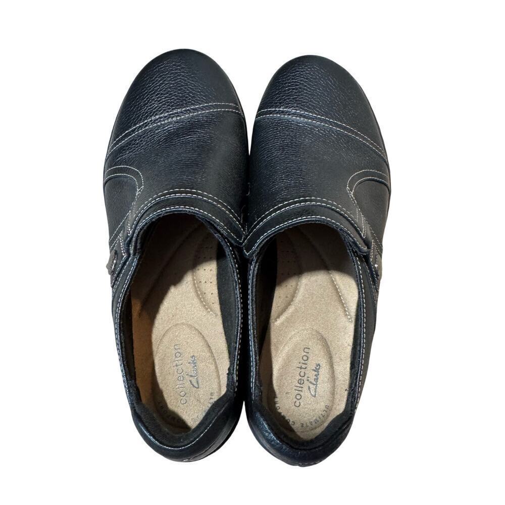 CLARKS Collection, black leather loafers, size 7 Wide - Picture 2 of 10